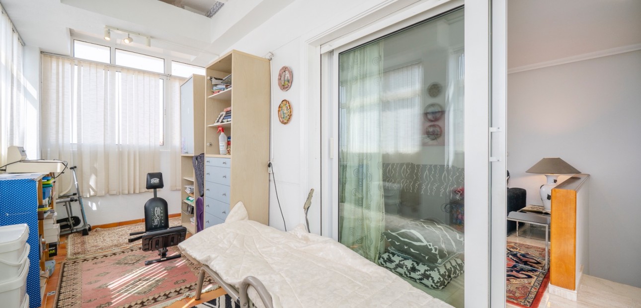 Herverkoop - Herenhuis -
Guardamar del Segura - El Moncayo