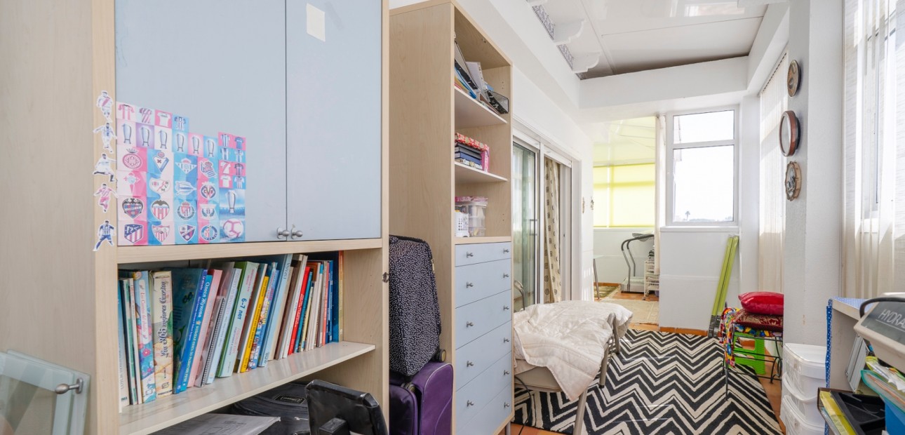 Herverkoop - Herenhuis -
Guardamar del Segura - El Moncayo