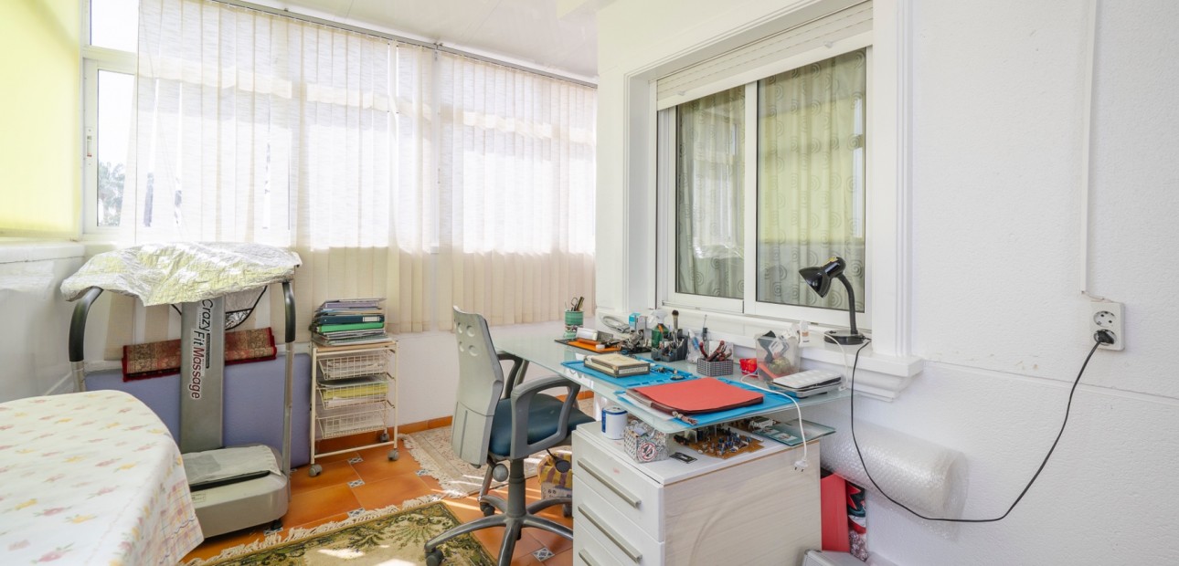 Herverkoop - Herenhuis -
Guardamar del Segura - El Moncayo