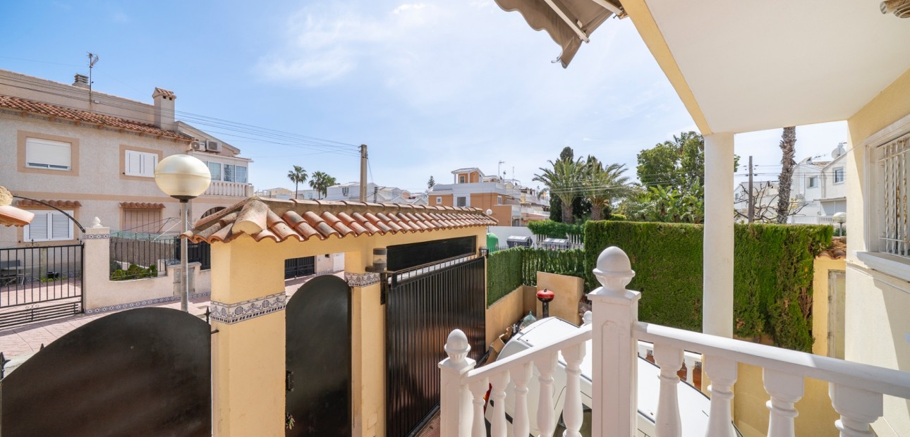 Herverkoop - Herenhuis -
Guardamar del Segura - El Moncayo