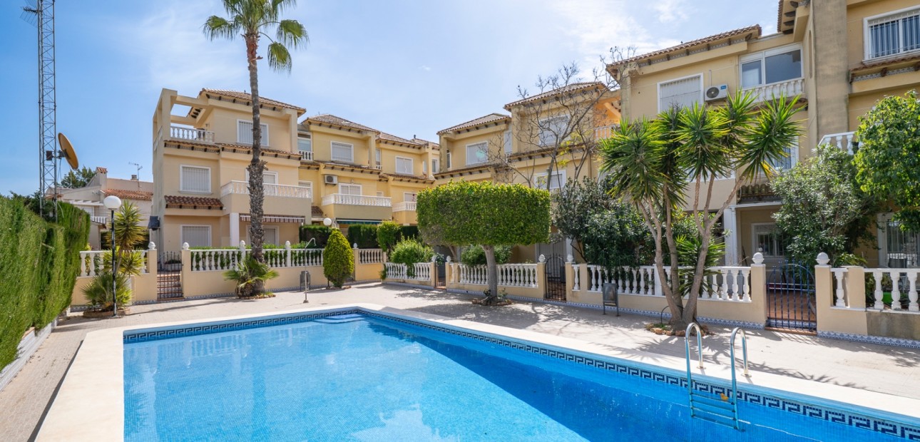 Herverkoop - Herenhuis -
Guardamar del Segura - El Moncayo