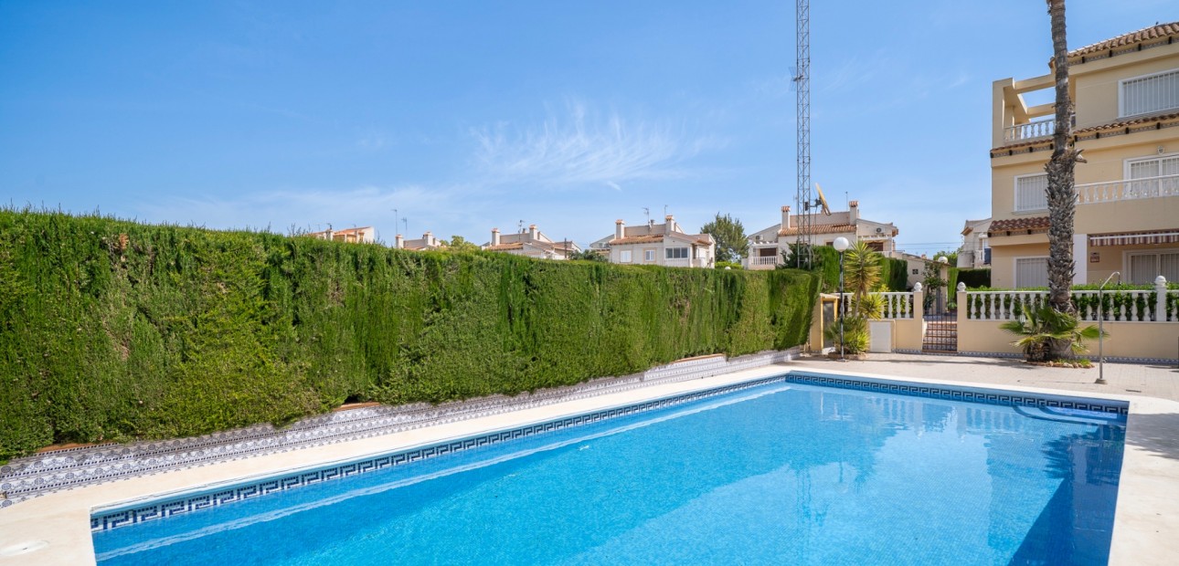 Herverkoop - Herenhuis -
Guardamar del Segura - El Moncayo