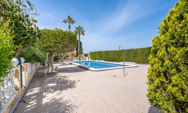 Herverkoop - Herenhuis -
Guardamar del Segura - El Moncayo