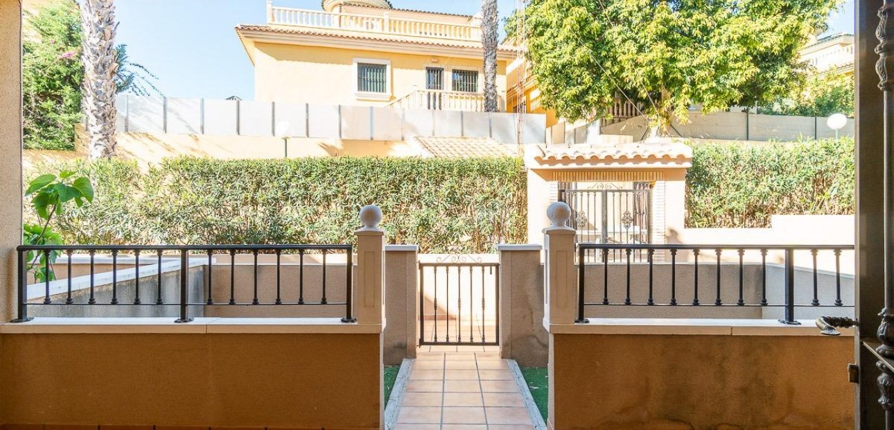 Herverkoop - Bungalow -
Orihuela Costa - Villamartin