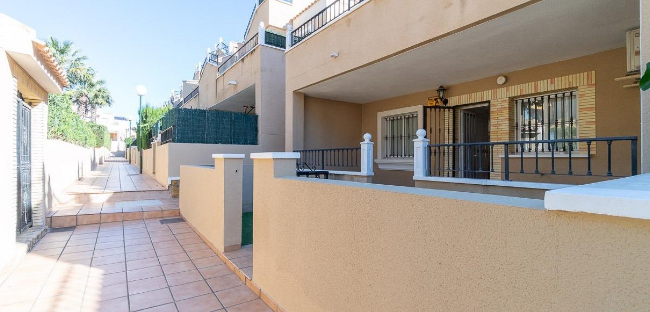 Herverkoop - Bungalow -
Orihuela Costa - Villamartin