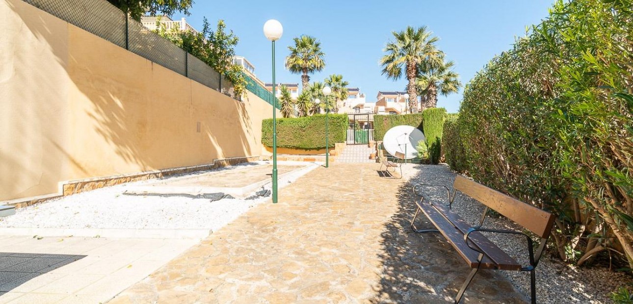Herverkoop - Bungalow -
Orihuela Costa - Villamartin