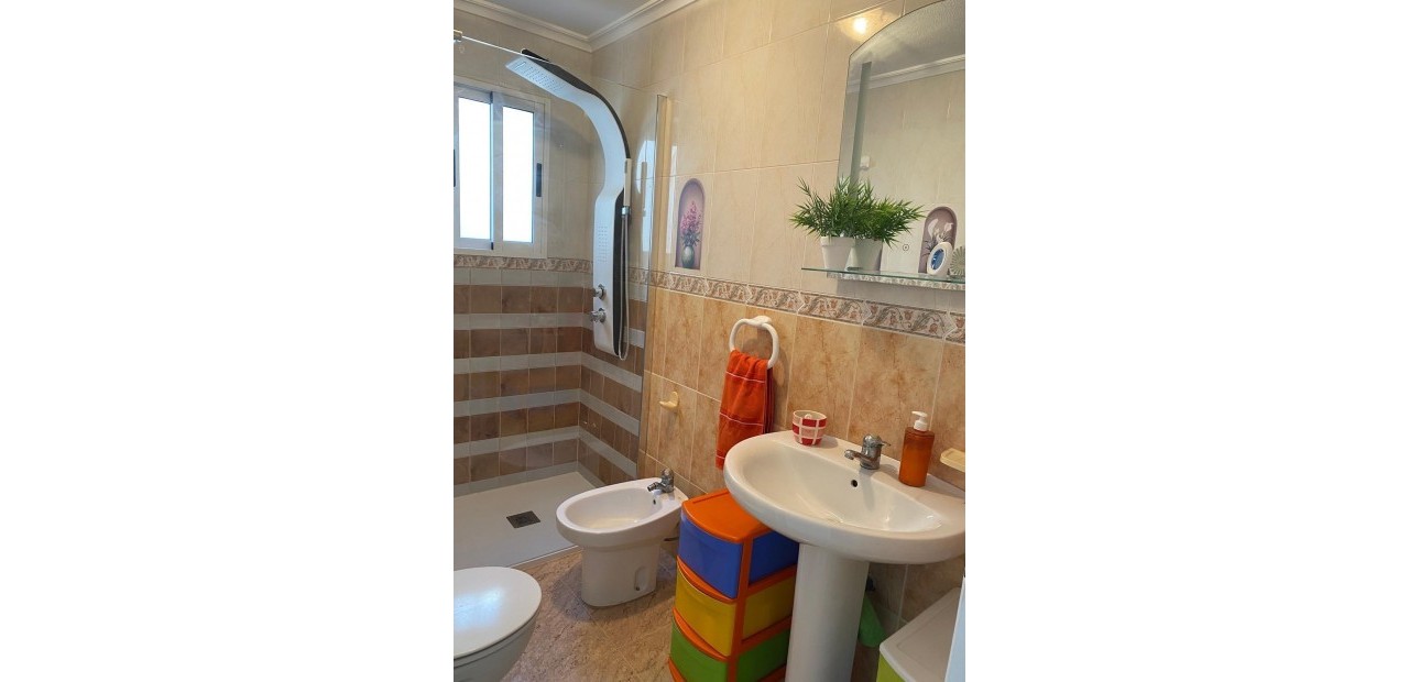 Herverkoop - Penthouse -
Torrevieja - Estacion de autobuses