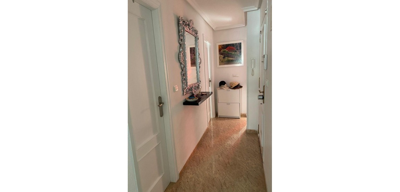 Herverkoop - Penthouse -
Torrevieja - Estacion de autobuses