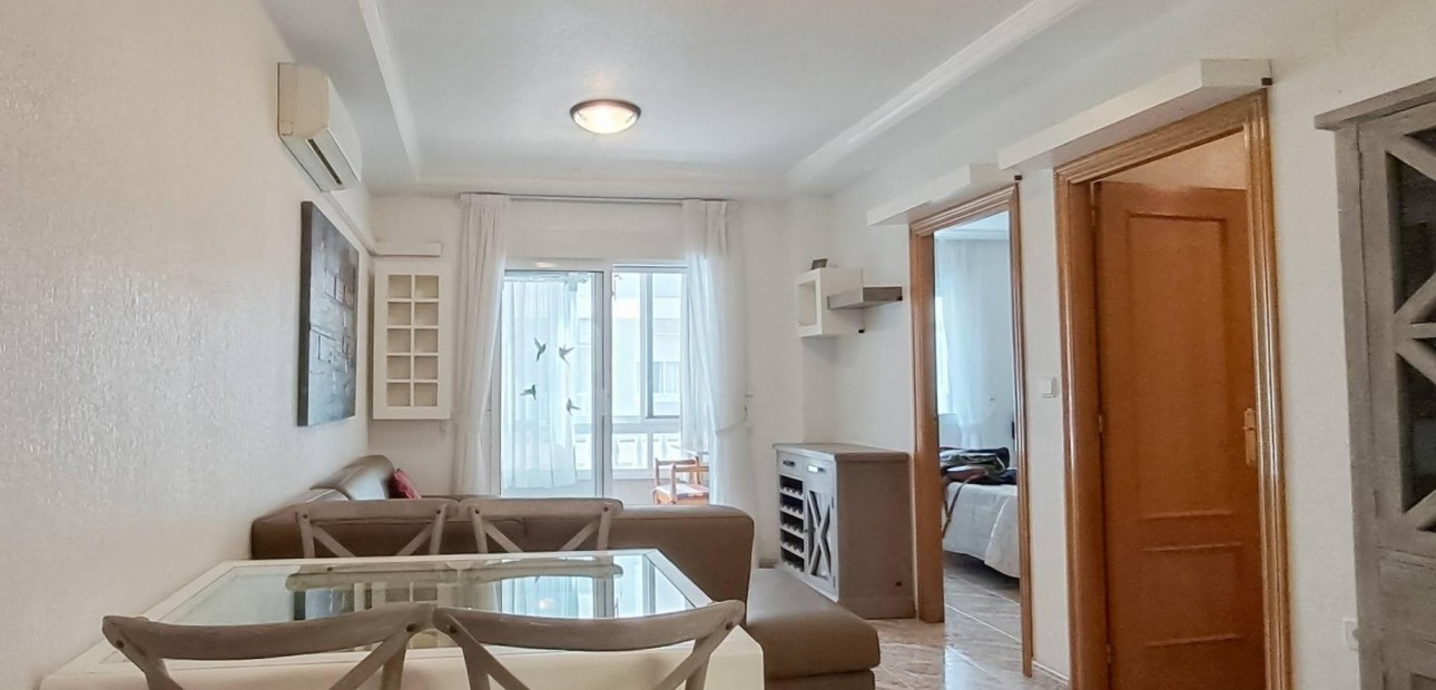 Herverkoop - Appartement / flat -
Torrevieja - Centro