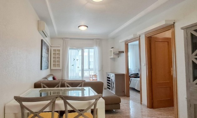 Herverkoop - Appartement / flat -
Torrevieja - Centro