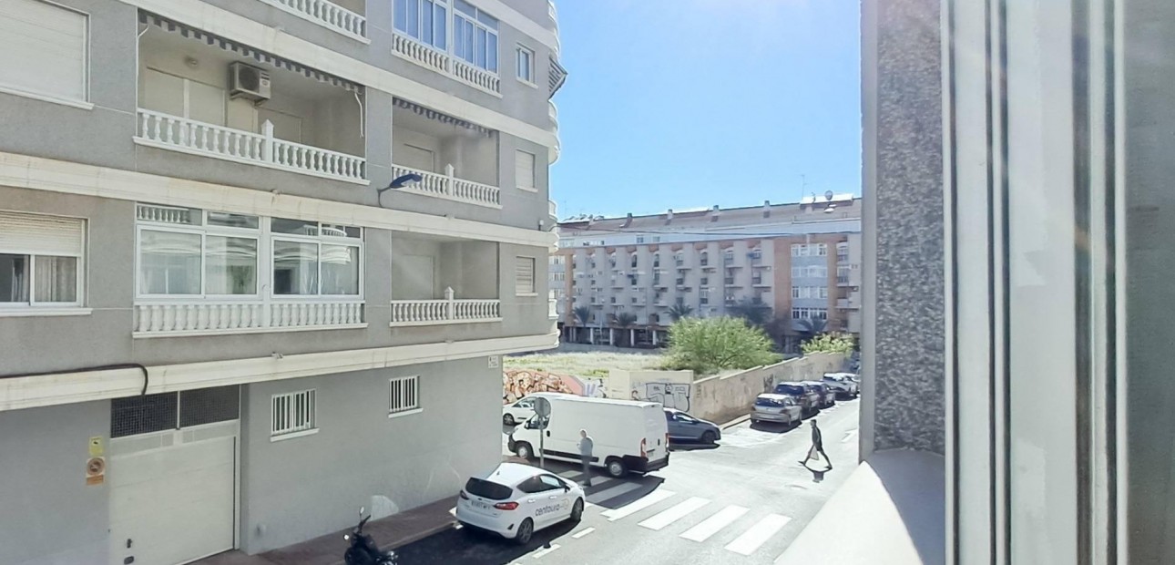 Herverkoop - Appartement / flat -
Torrevieja - Centro