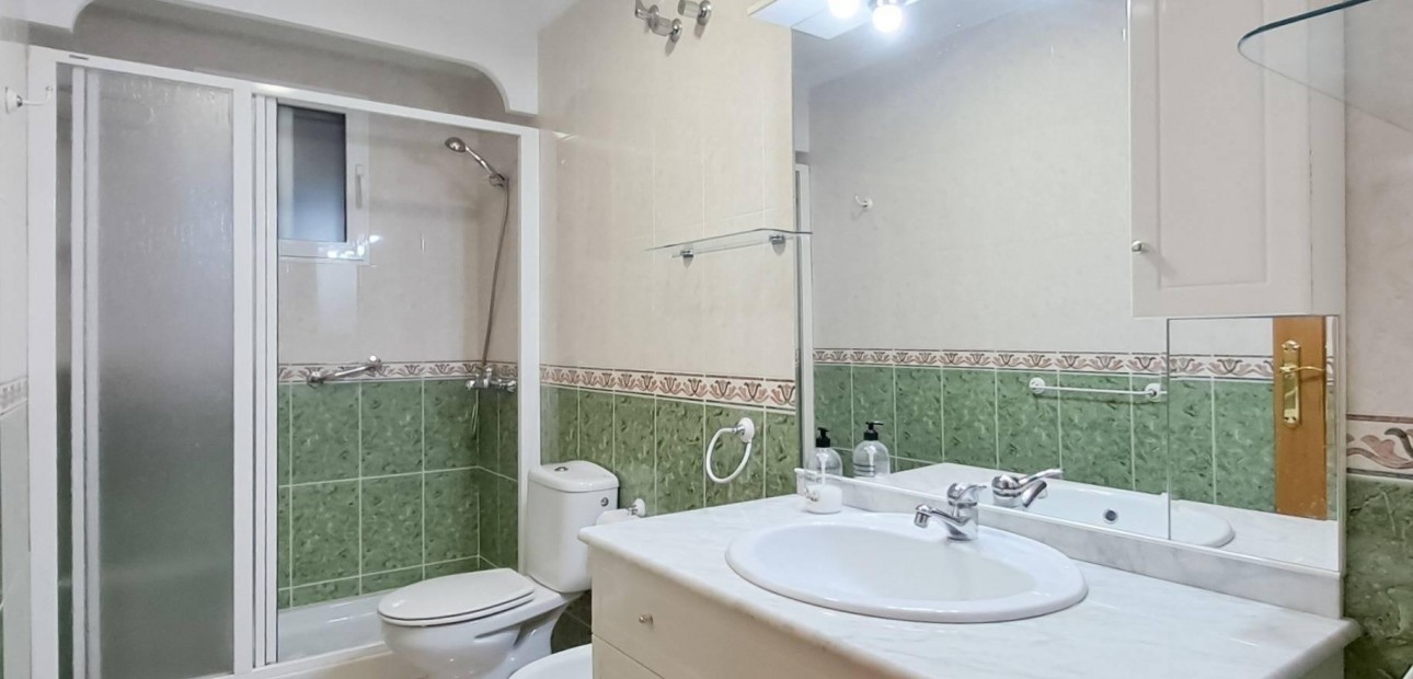 Herverkoop - Appartement / flat -
Torrevieja - Centro