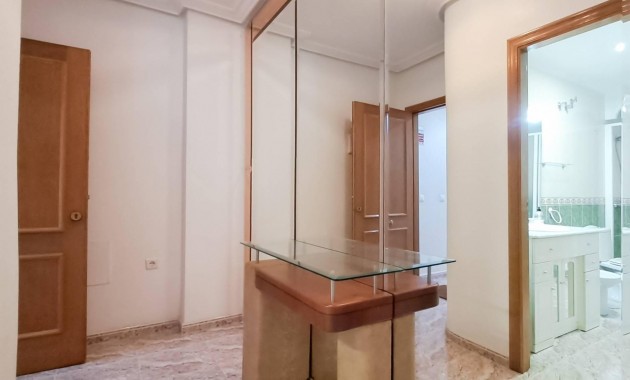 Herverkoop - Appartement / flat -
Torrevieja - Centro