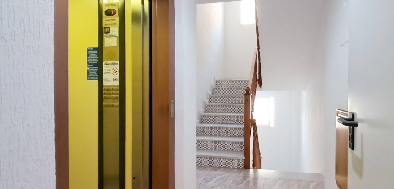 Herverkoop - Appartement / flat -
Torrevieja - Centro