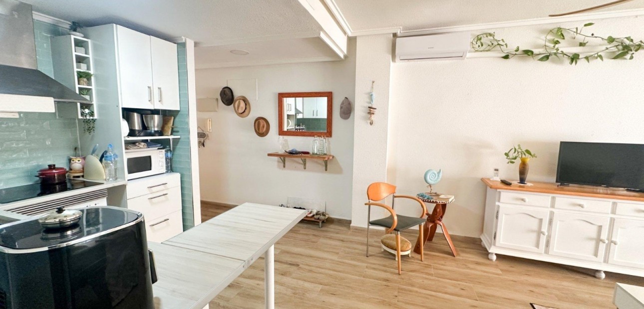 Sale - Apartment / flat -
Torrevieja - torrevieja