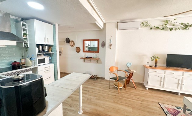 Sale - Apartment / flat -
Torrevieja - torrevieja