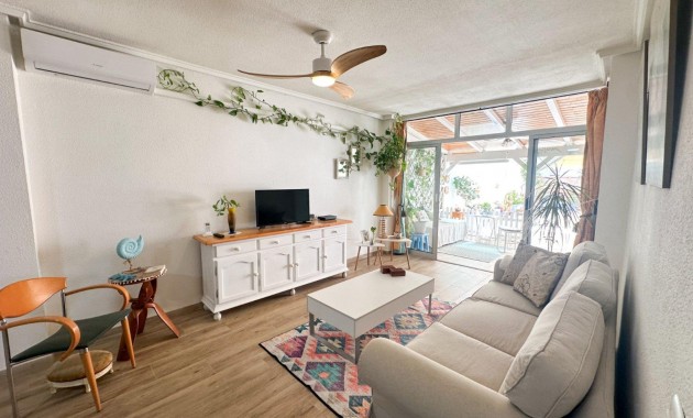 Sale - Apartment / flat -
Torrevieja - torrevieja