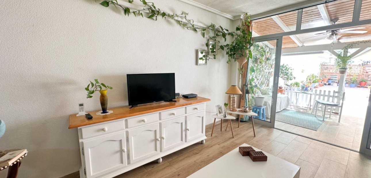 Sale - Apartment / flat -
Torrevieja - torrevieja