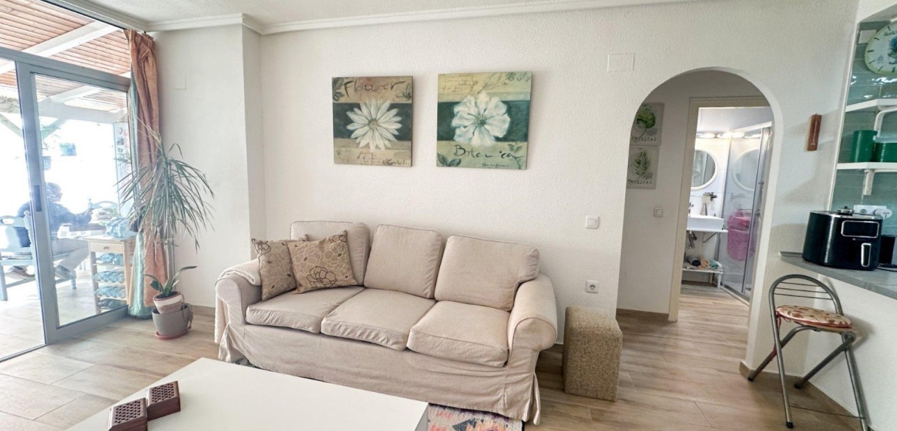 Sale - Apartment / flat -
Torrevieja - torrevieja