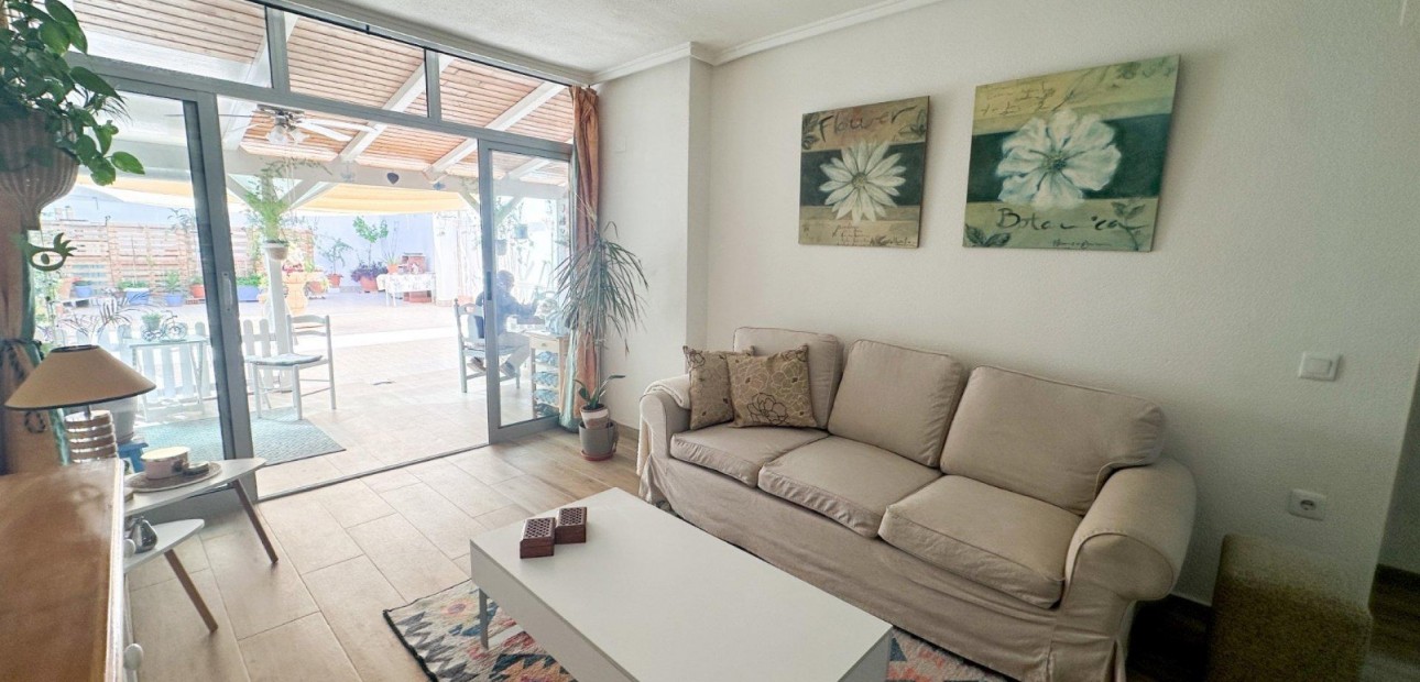 Sale - Apartment / flat -
Torrevieja - torrevieja