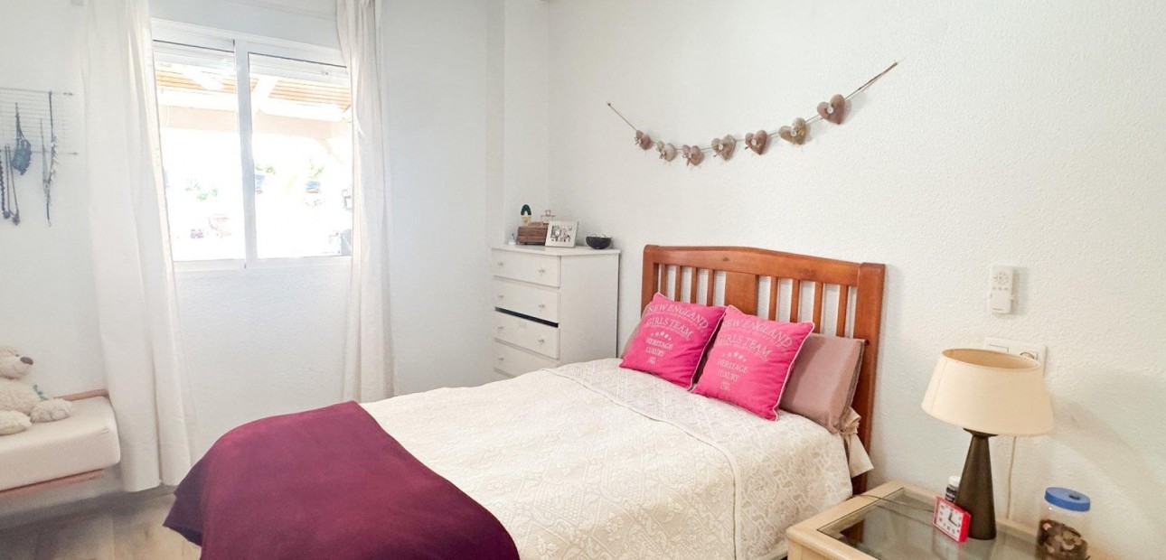 Sale - Apartment / flat -
Torrevieja - torrevieja