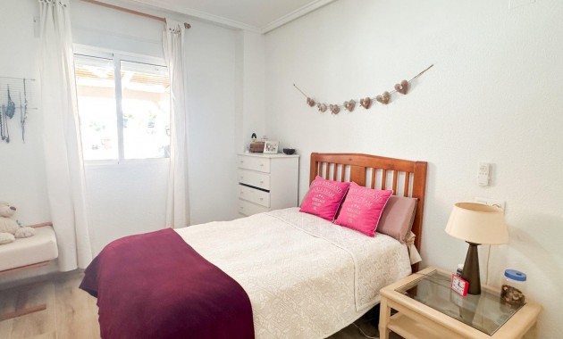 Sale - Apartment / flat -
Torrevieja - torrevieja