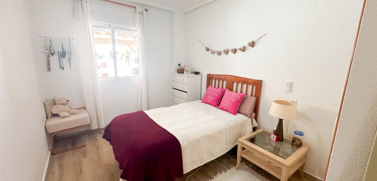 Sale - Apartment / flat -
Torrevieja - torrevieja