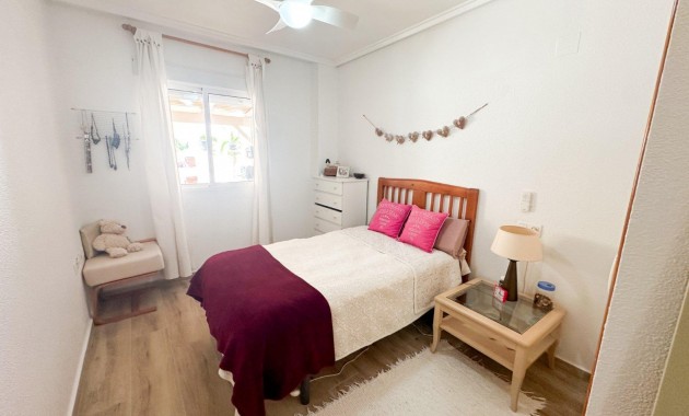 Sale - Apartment / flat -
Torrevieja - torrevieja