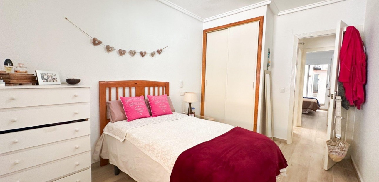 Sale - Apartment / flat -
Torrevieja - torrevieja