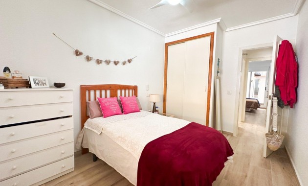 Sale - Apartment / flat -
Torrevieja - torrevieja