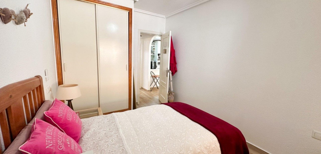 Sale - Apartment / flat -
Torrevieja - torrevieja