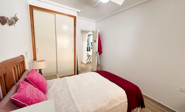 Sale - Apartment / flat -
Torrevieja - torrevieja