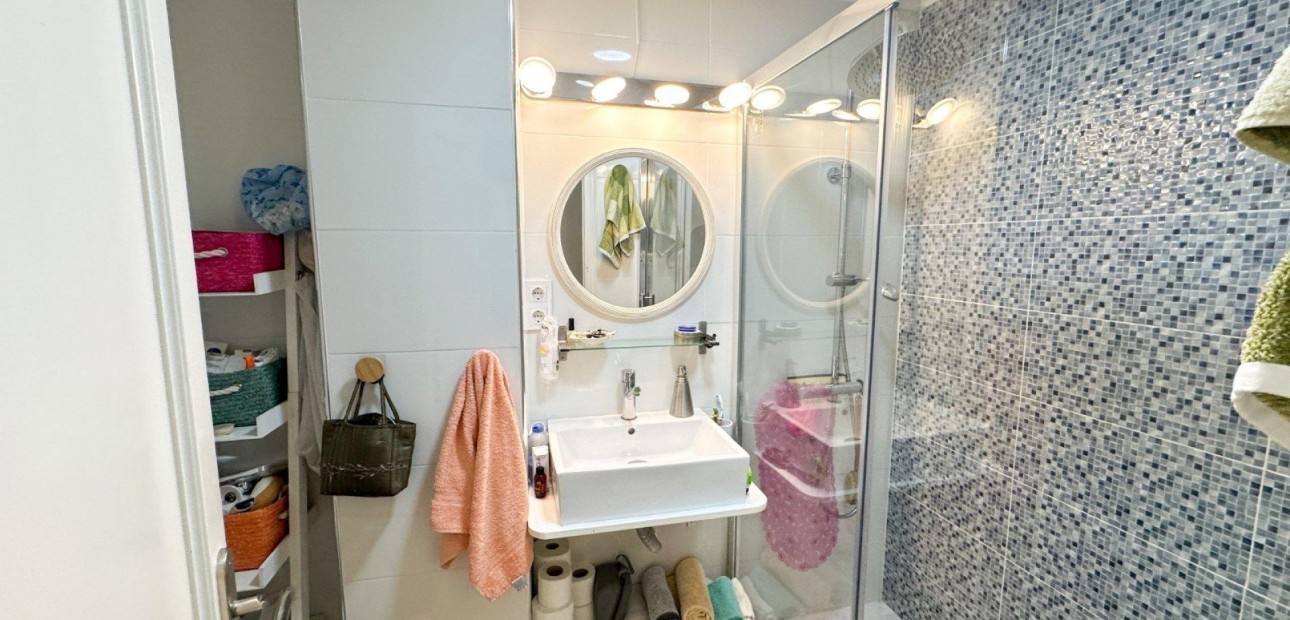 Sale - Apartment / flat -
Torrevieja - torrevieja