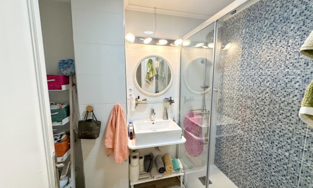 Sale - Apartment / flat -
Torrevieja - torrevieja