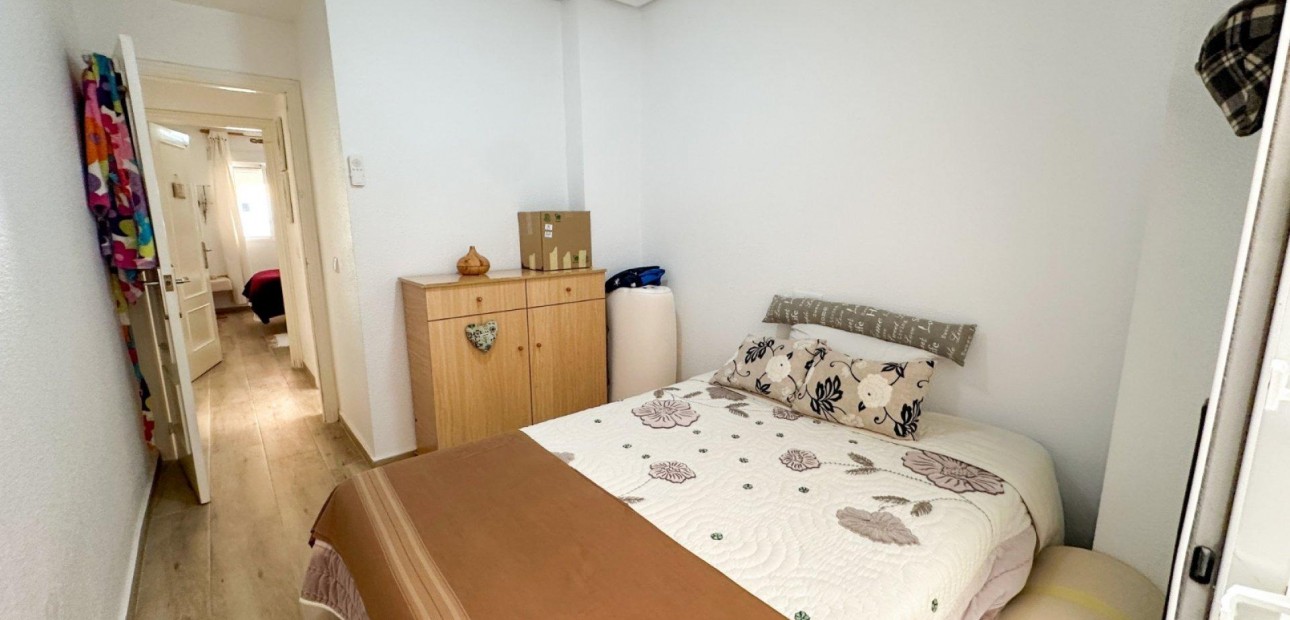 Sale - Apartment / flat -
Torrevieja - torrevieja