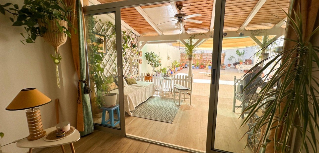 Sale - Apartment / flat -
Torrevieja - torrevieja