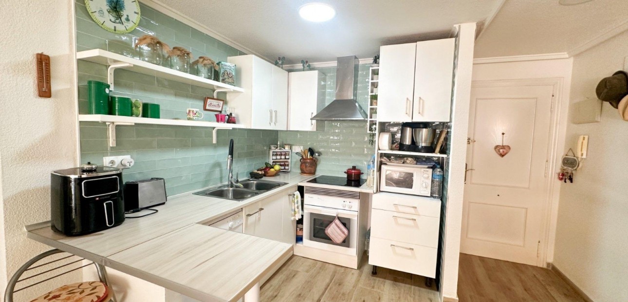 Sale - Apartment / flat -
Torrevieja - torrevieja
