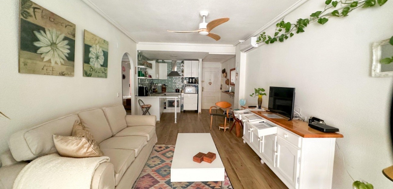 Sale - Apartment / flat -
Torrevieja - torrevieja