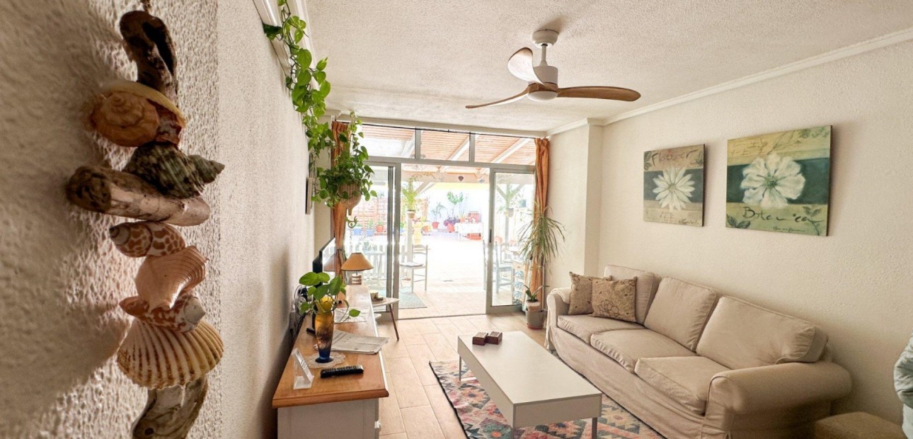 Sale - Apartment / flat -
Torrevieja - torrevieja