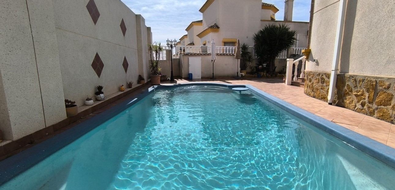 Herverkoop - Detached Villa -
Guardamar del Segura - El Raso