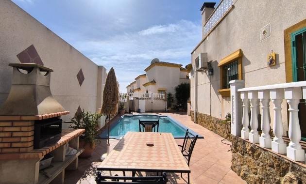 Herverkoop - Detached Villa -
Guardamar del Segura - El Raso