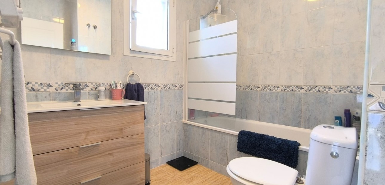 Herverkoop - Detached Villa -
Guardamar del Segura - El Raso