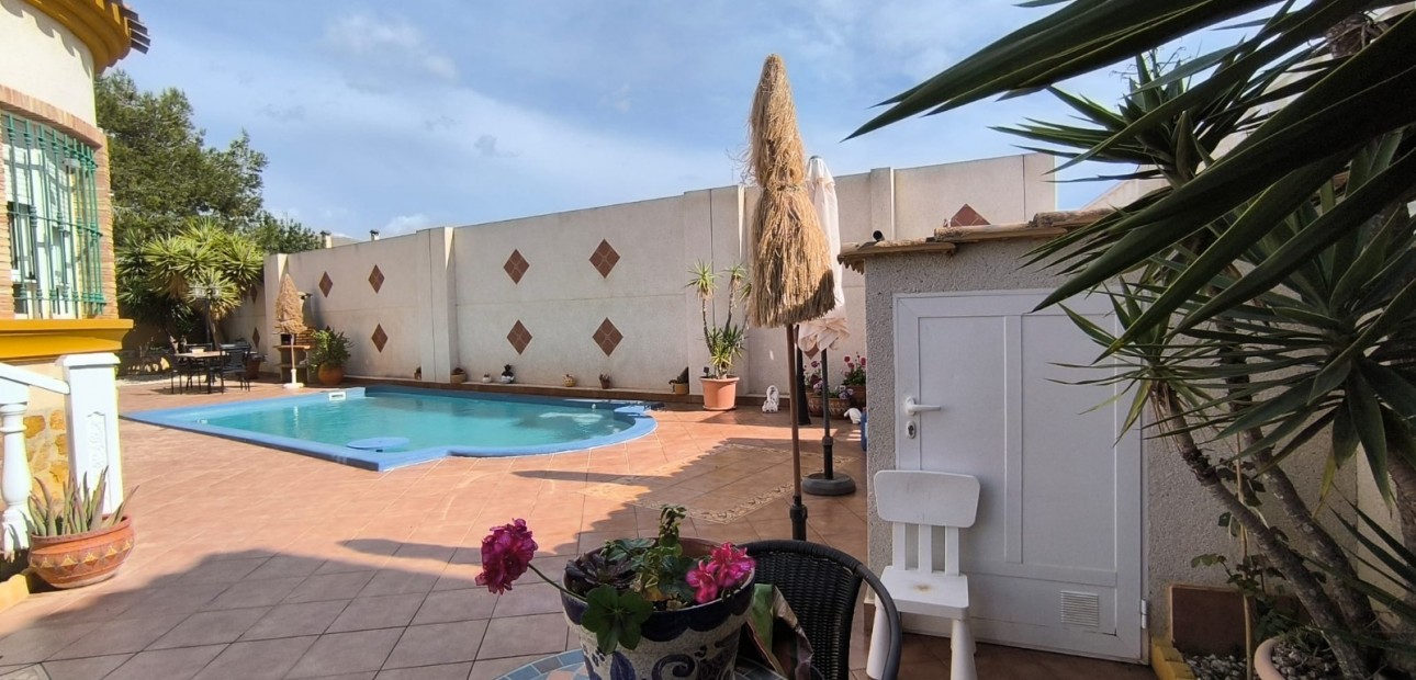 Herverkoop - Detached Villa -
Guardamar del Segura - El Raso