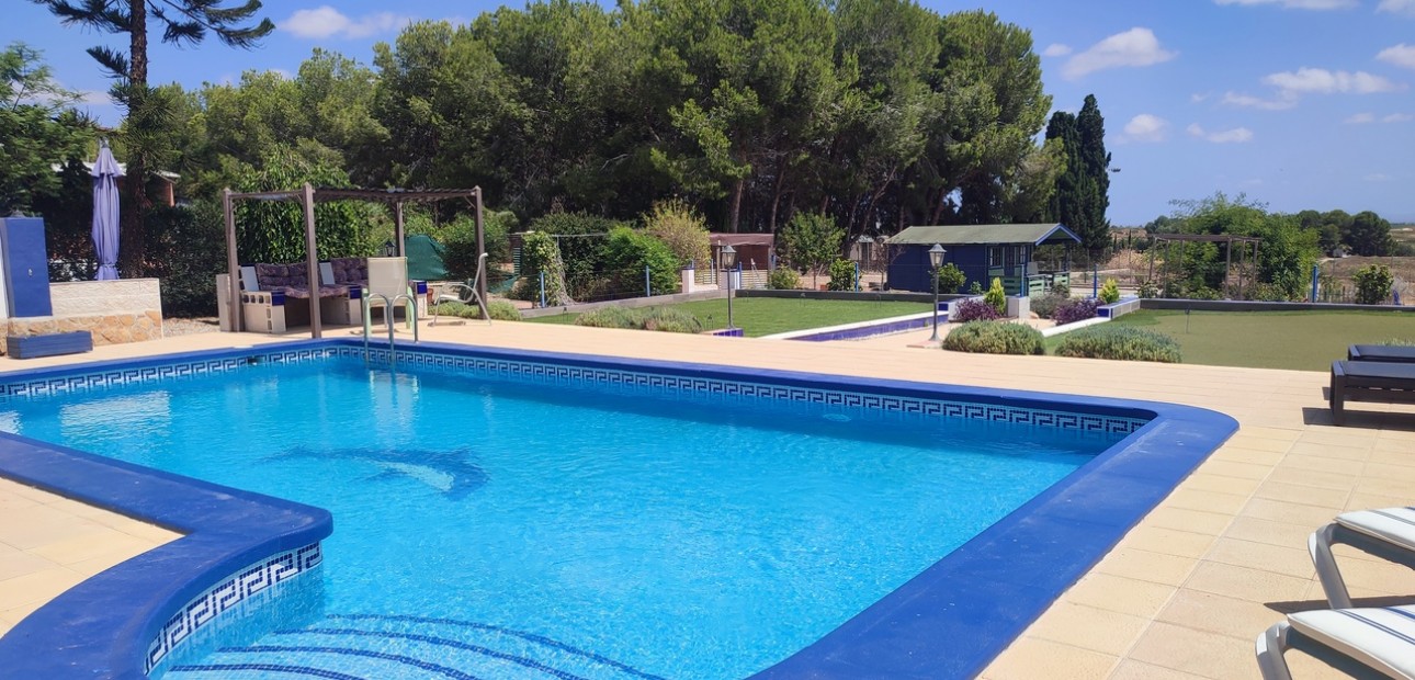 Herverkoop - Detached Villa -
Gea Y Truyols