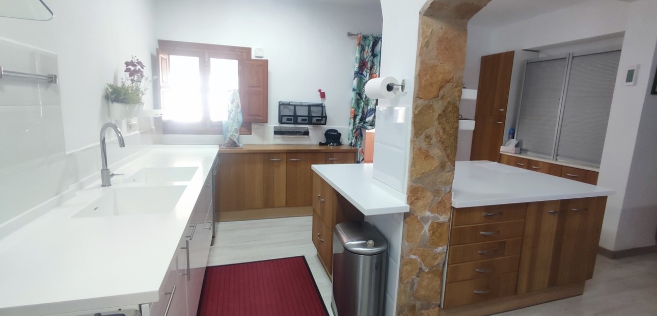 Herverkoop - Detached Villa -
Gea Y Truyols