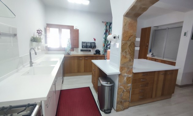 Herverkoop - Detached Villa -
Gea Y Truyols