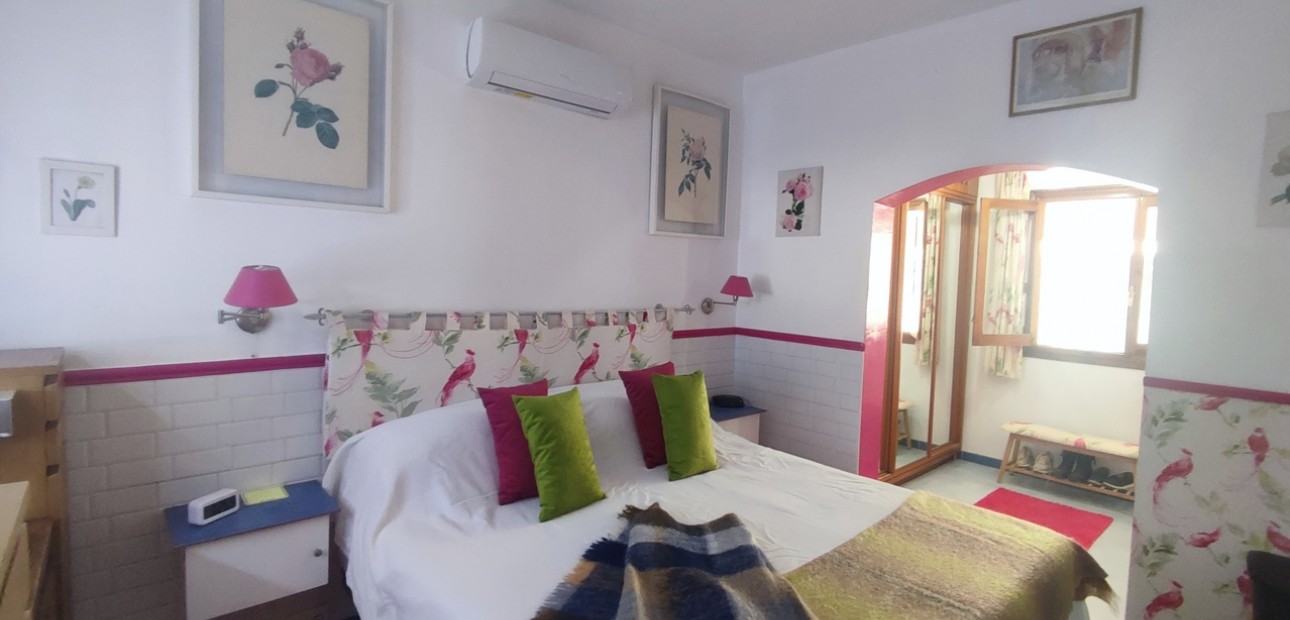 Herverkoop - Detached Villa -
Gea Y Truyols