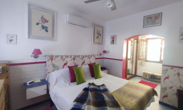 Herverkoop - Detached Villa -
Gea Y Truyols