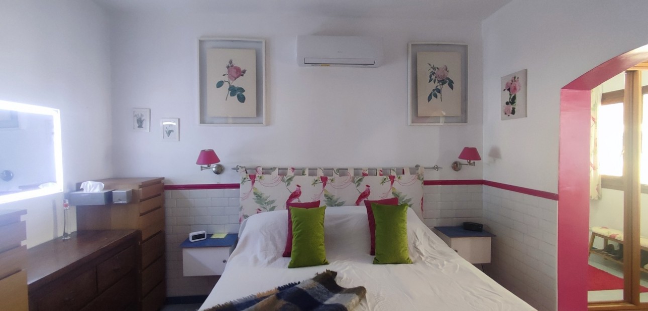 Herverkoop - Detached Villa -
Gea Y Truyols