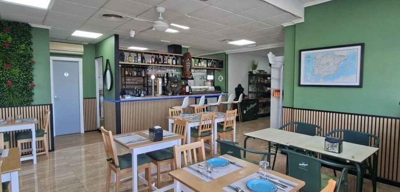 Venta - Commercial property -
Torrevieja - Puerto